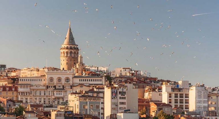 Making the Most of Your Trip to Istanbul: Tips for a Smooth Air Travel Experience