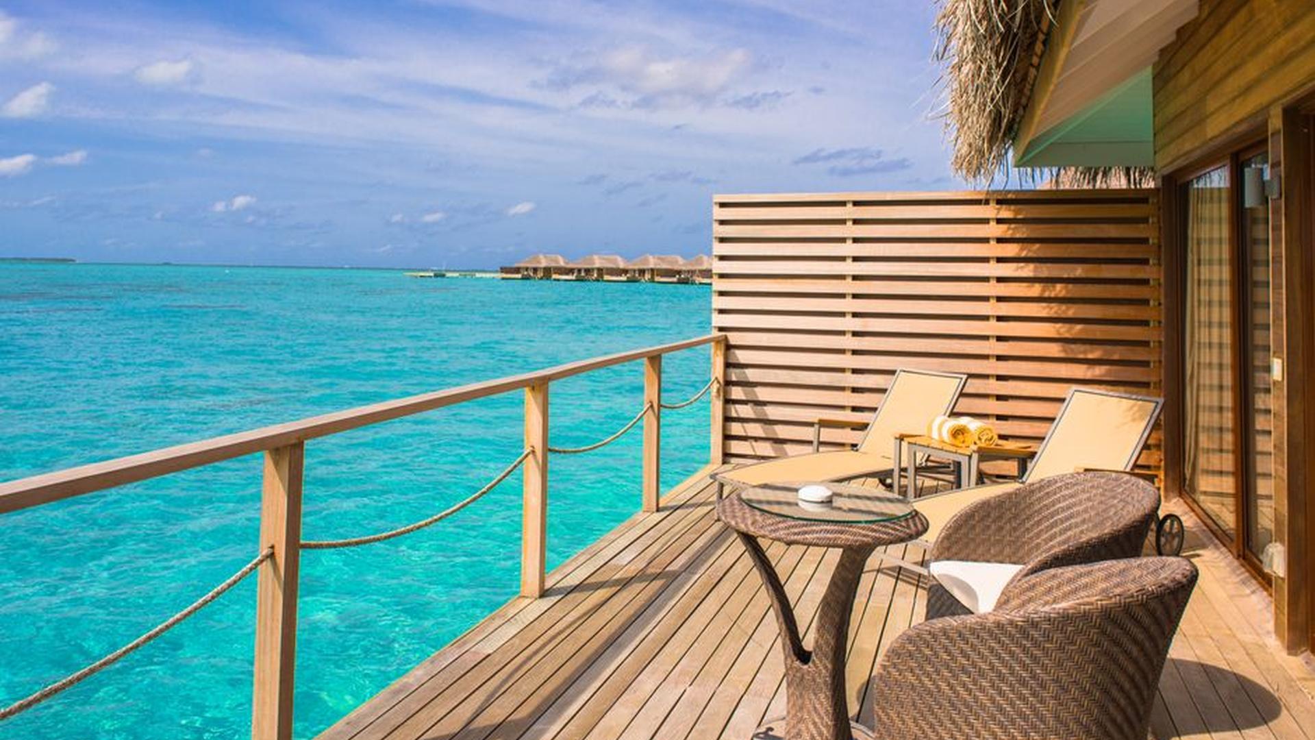 Discover Overwater Suites: World’s Best Views
