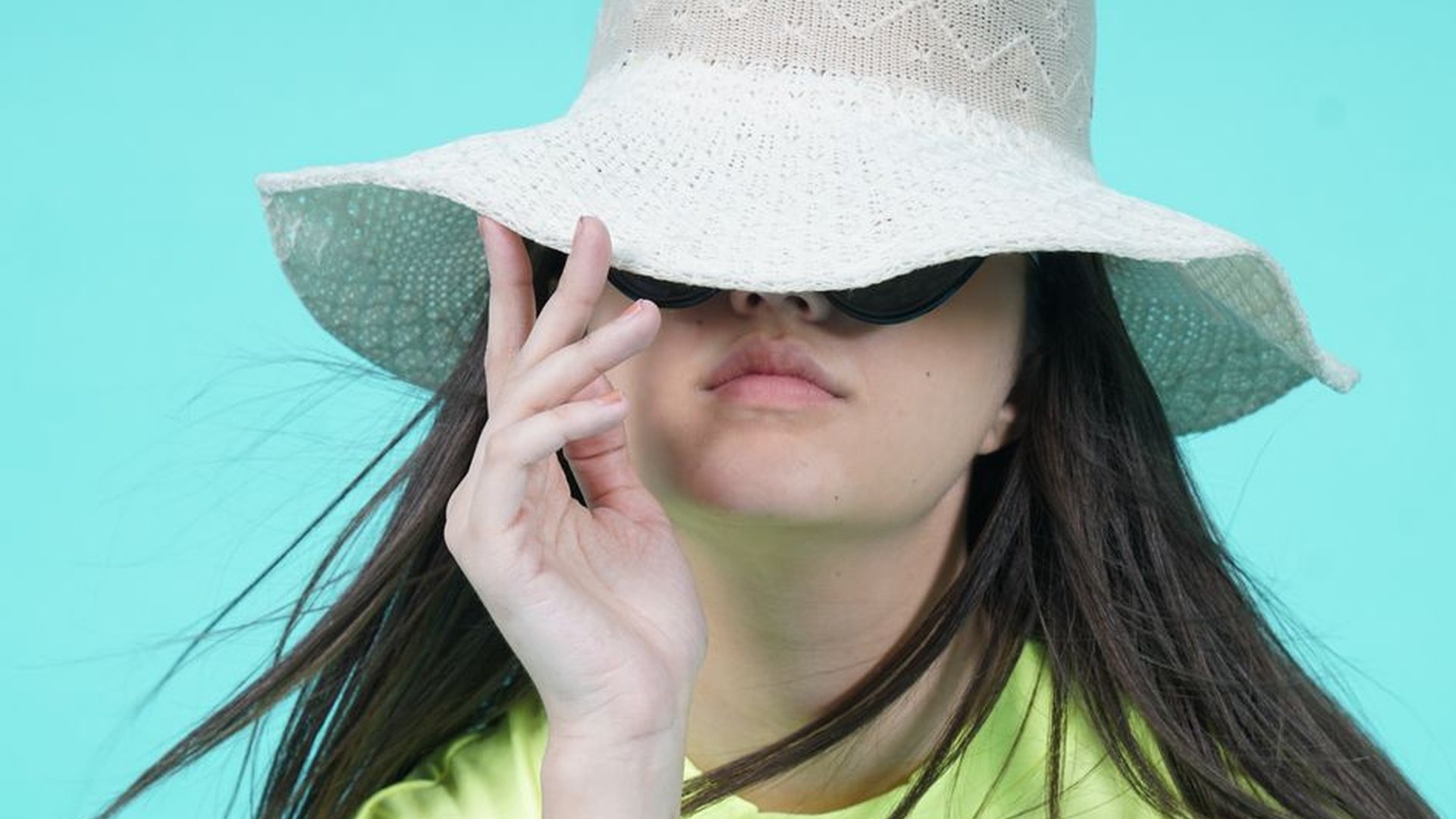 sunscreen SPF 50 wide-brimmed hat neck flap outdoo