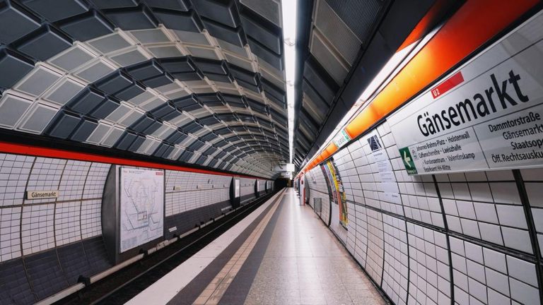 Elegant Transit in Vienna: Smooth Travel Tips for Visitors