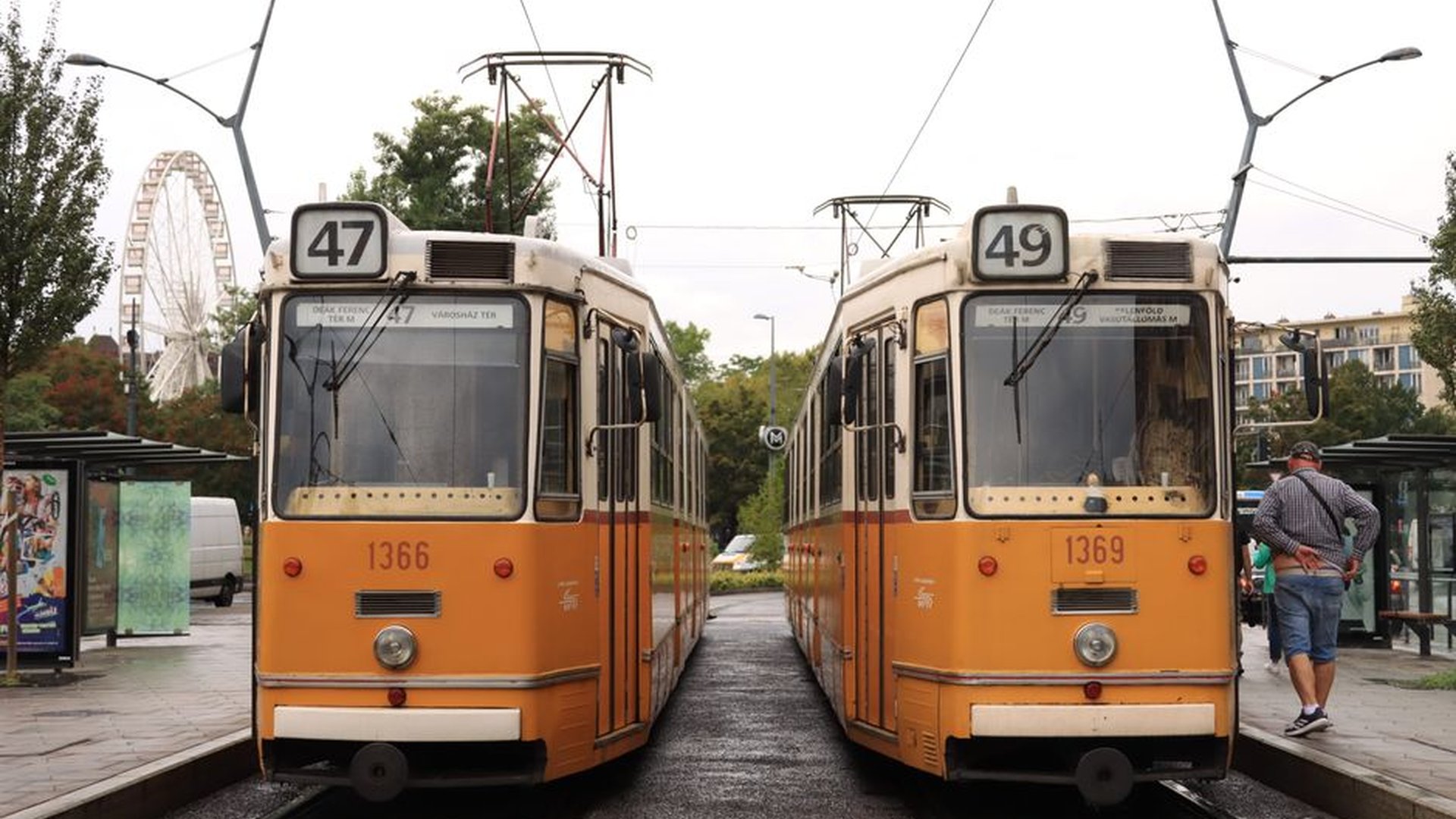 Vienna tram streetcar historic route yellow tram v